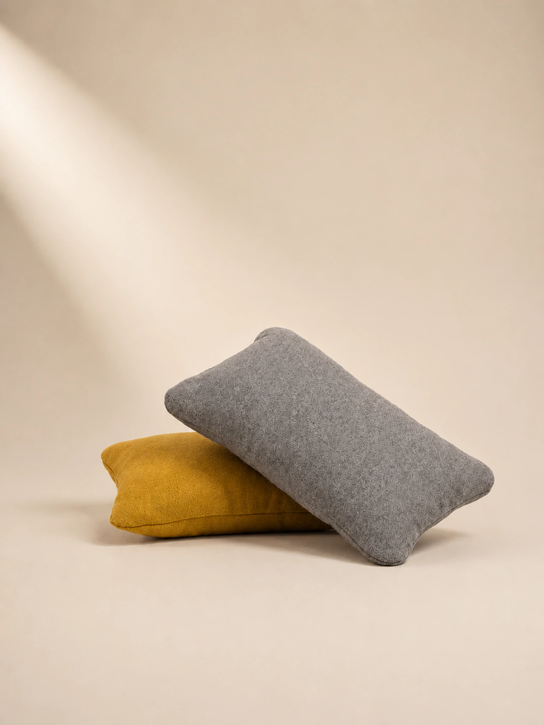 Cushion in Metal