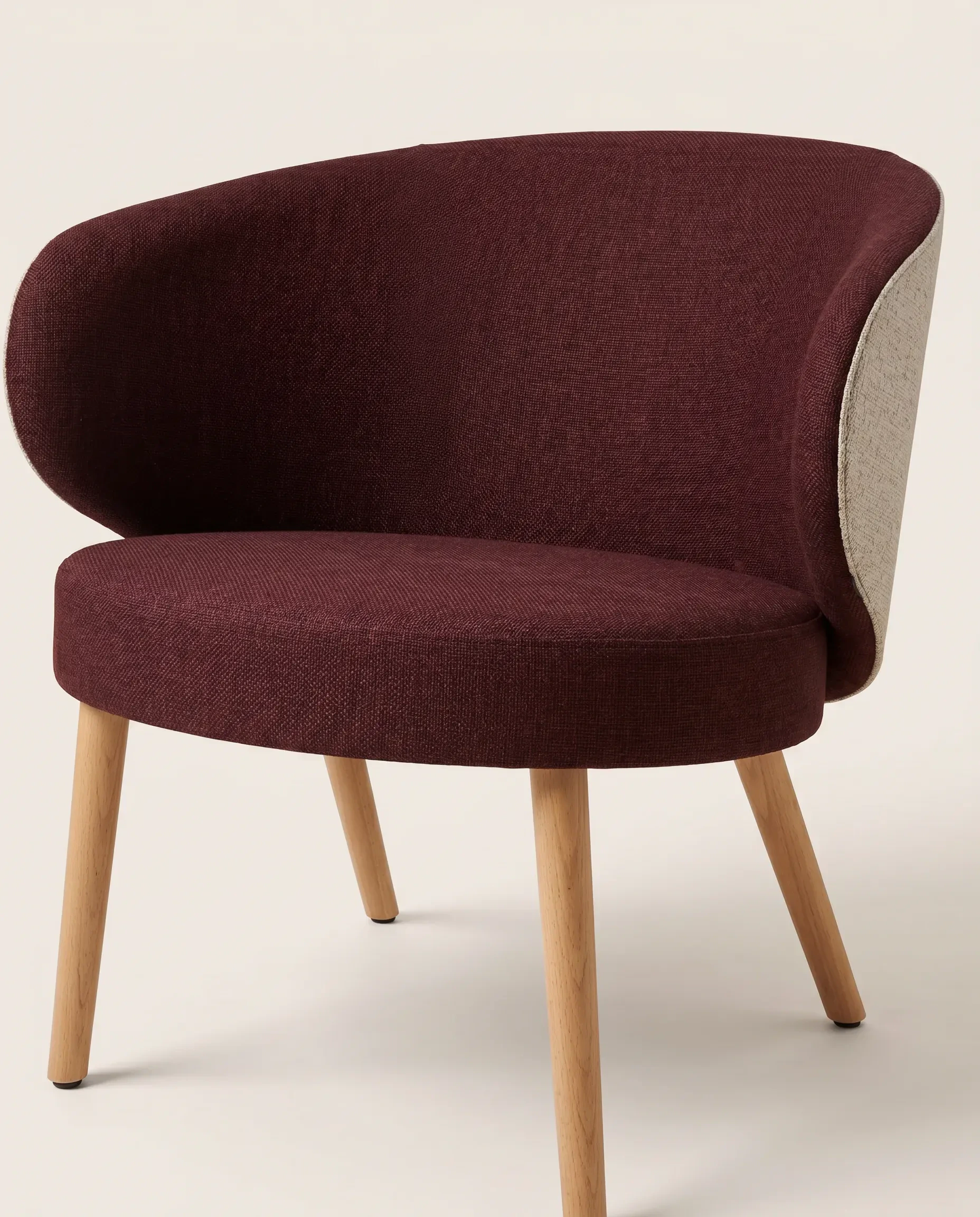 Lounge chair in wood