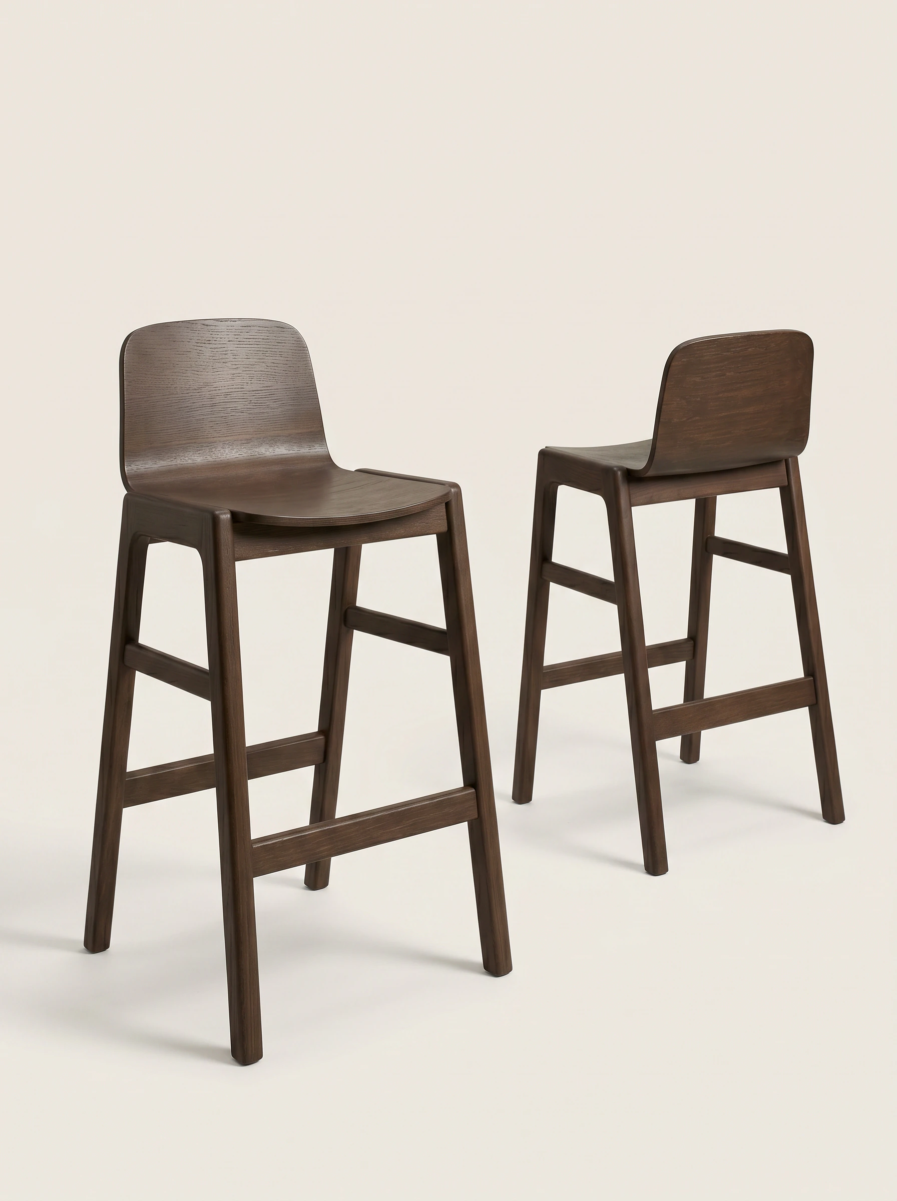 Bar stool in Wood